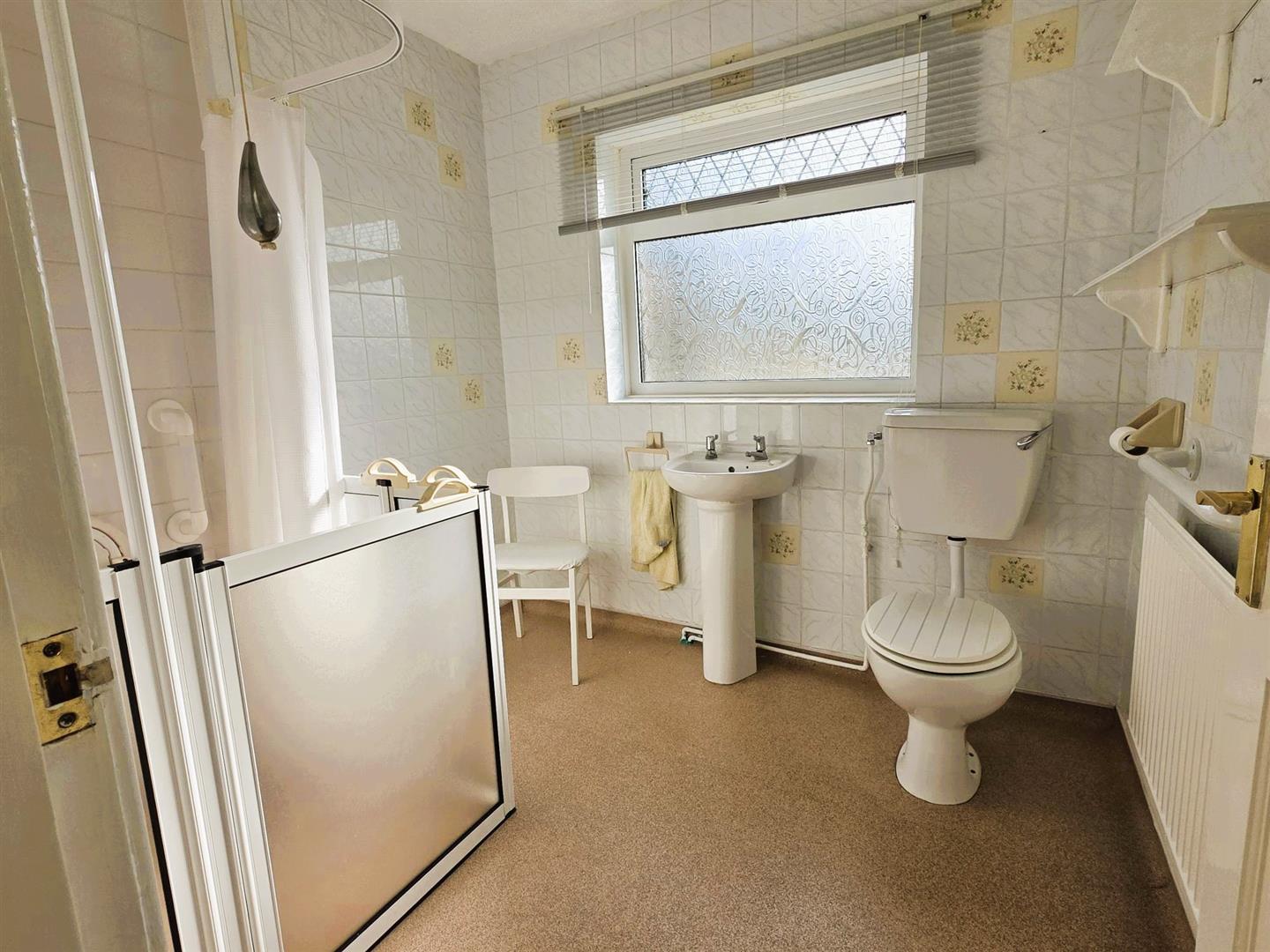 Marble Hall Road, Llanelli, SA15 1NN